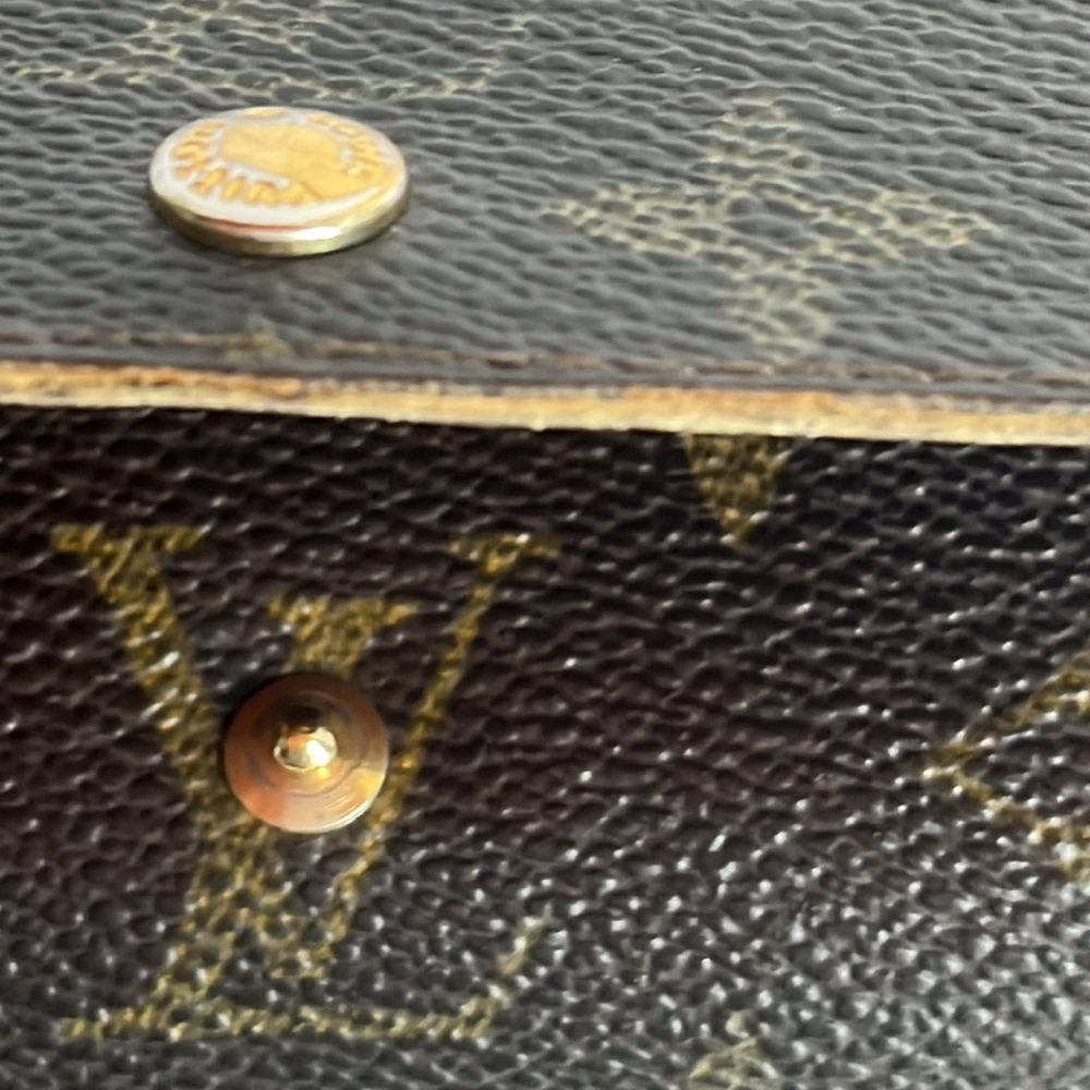 Louis Vuitton LV Monogram Snap Wallet - Picture 6 of 17